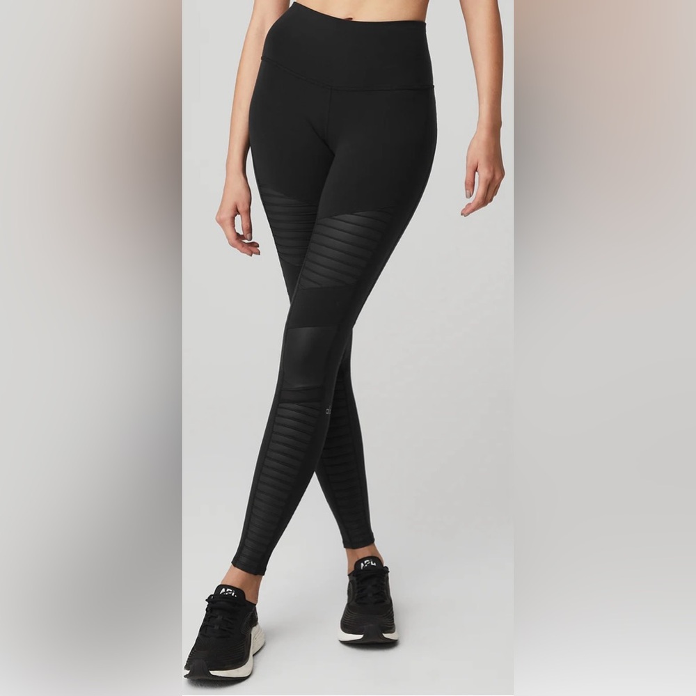 ALO Yoga Moto Leggings Black.  Size XS. BNWT - Picture 3 of 9